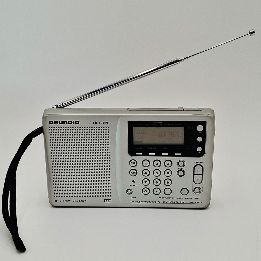 Grundig Yacht Boy 400PE World Receiver Radio FM AM SW SSB Portable YB 400PE Case